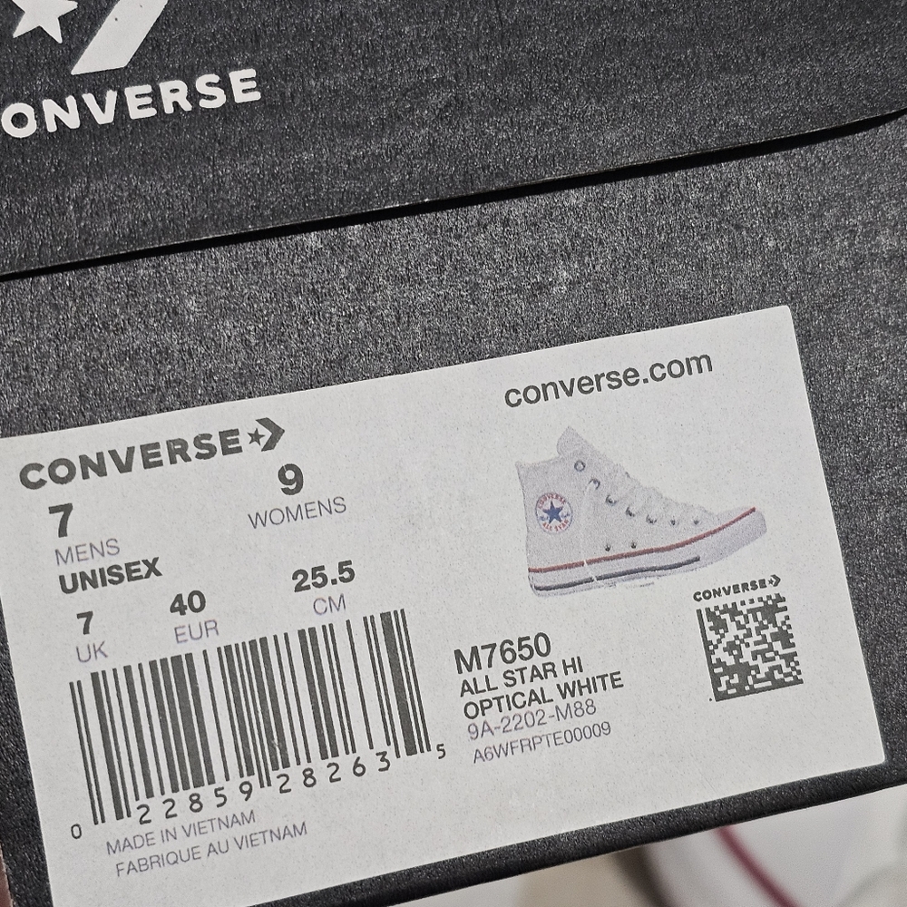 Converse Chuck Taylor All Star Canvas Sneakers, White, Mens 7, Wmns 9 - Picture 11 of 13
